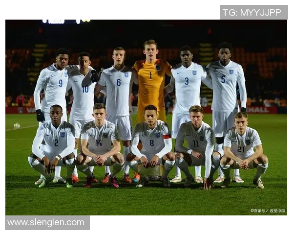 来吧冠军足球明星展现激情与梦想的绿茵场传奇之旅